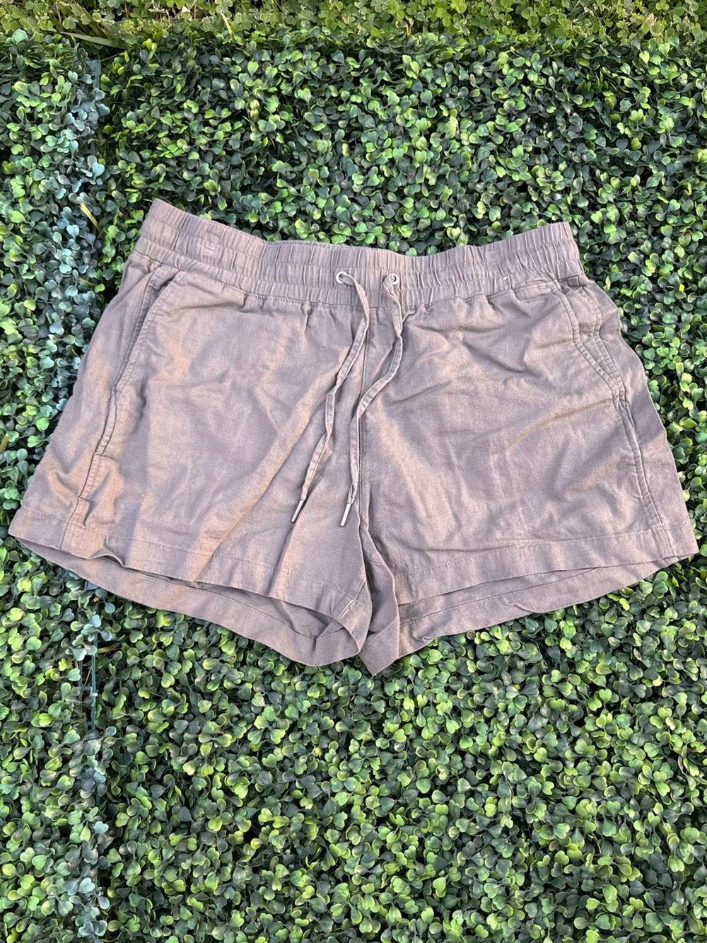 GAP Women's Elastic Waist Drawstring Shorts - Taupe Brown